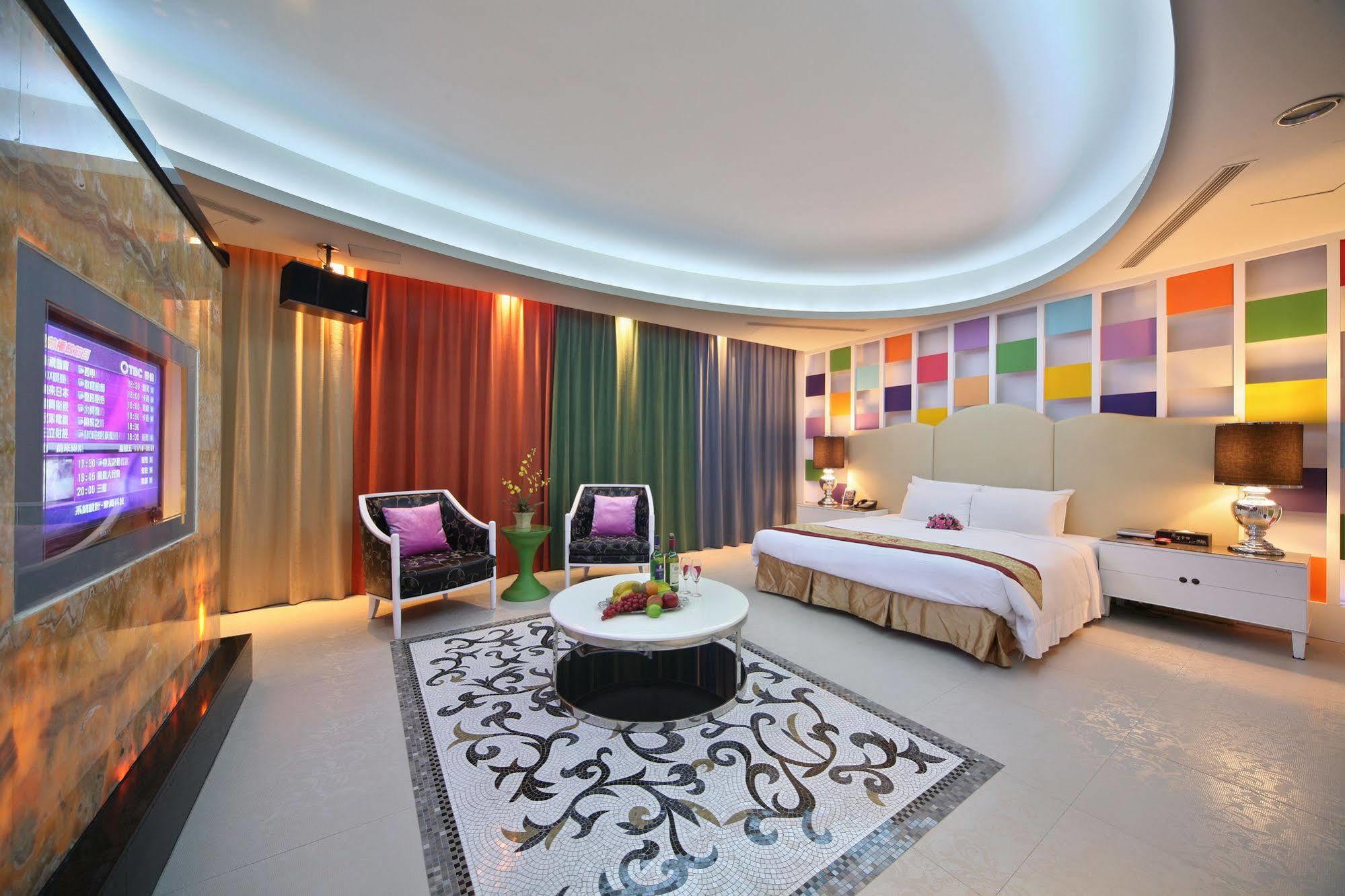Lanshy Motel Taichung Exterior photo