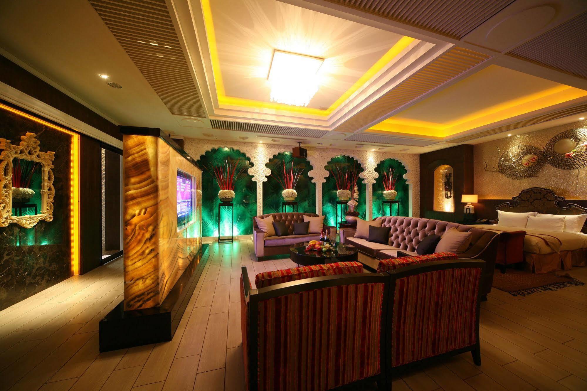 Lanshy Motel Taichung Exterior photo