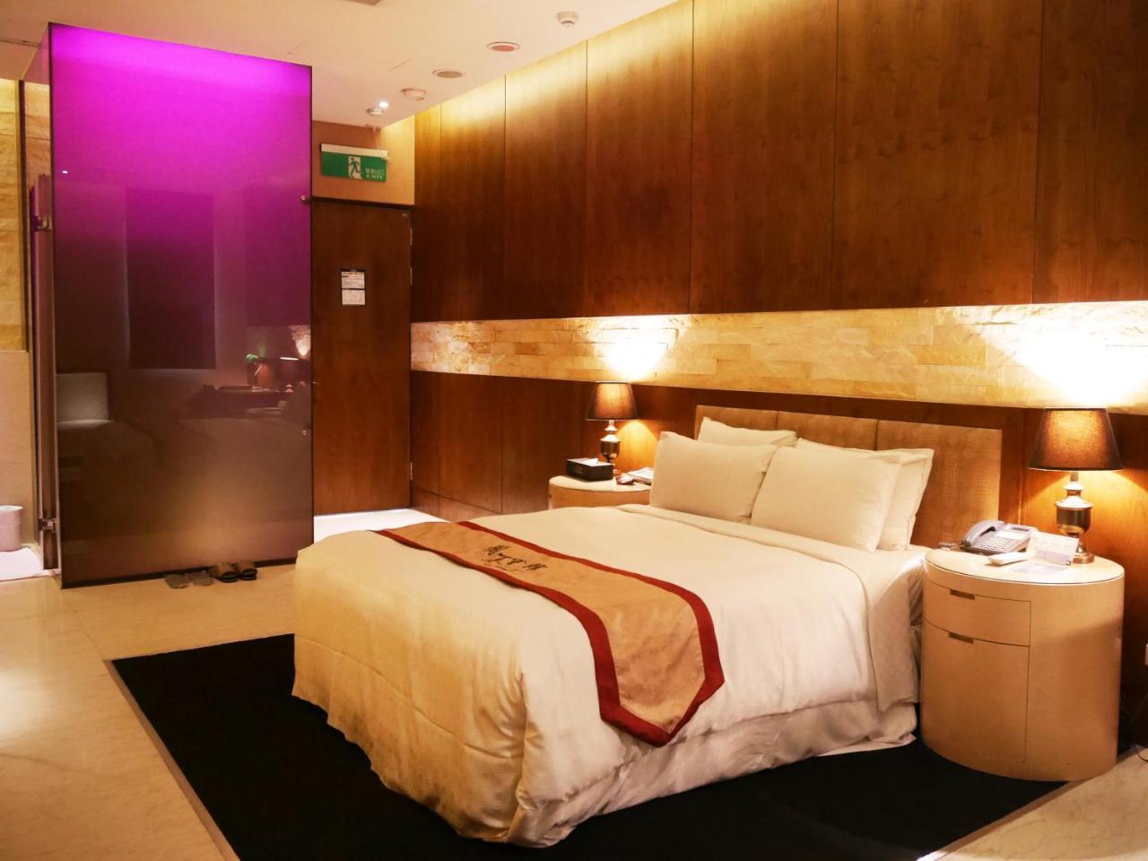 Lanshy Motel Taichung Exterior photo