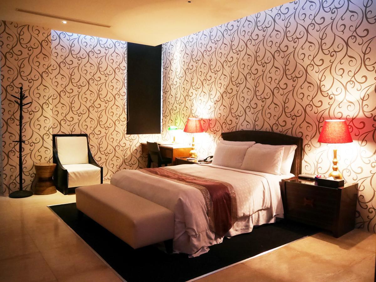 Lanshy Motel Taichung Exterior photo