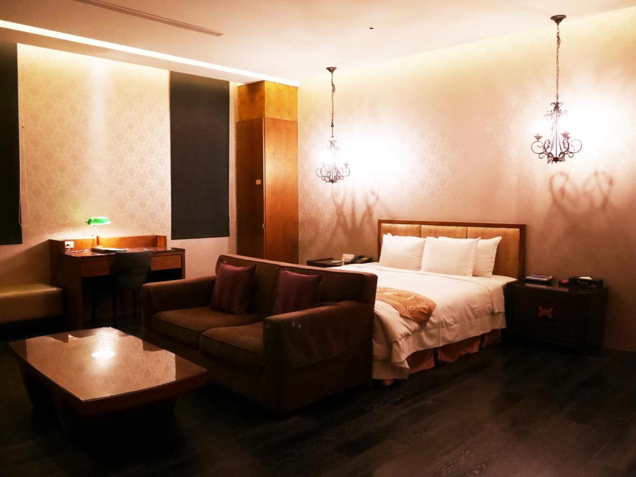 Lanshy Motel Taichung Exterior photo
